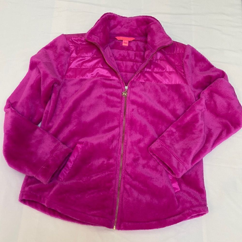 Lilly Pulitzer Leona plush fleece in Elderberry size XS